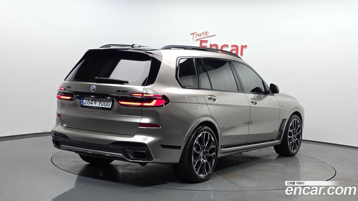 BMW X7 2025