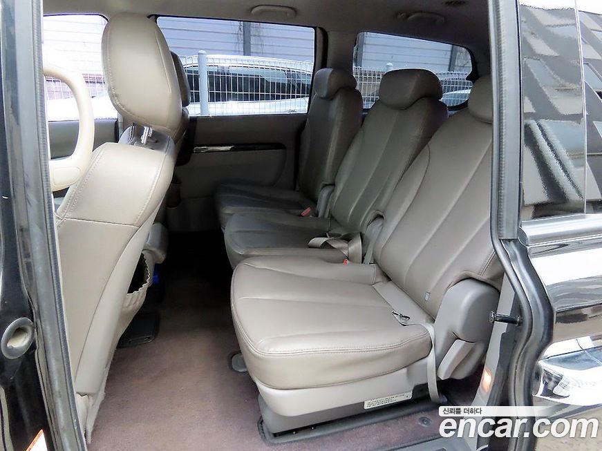 Kia Canival 2011