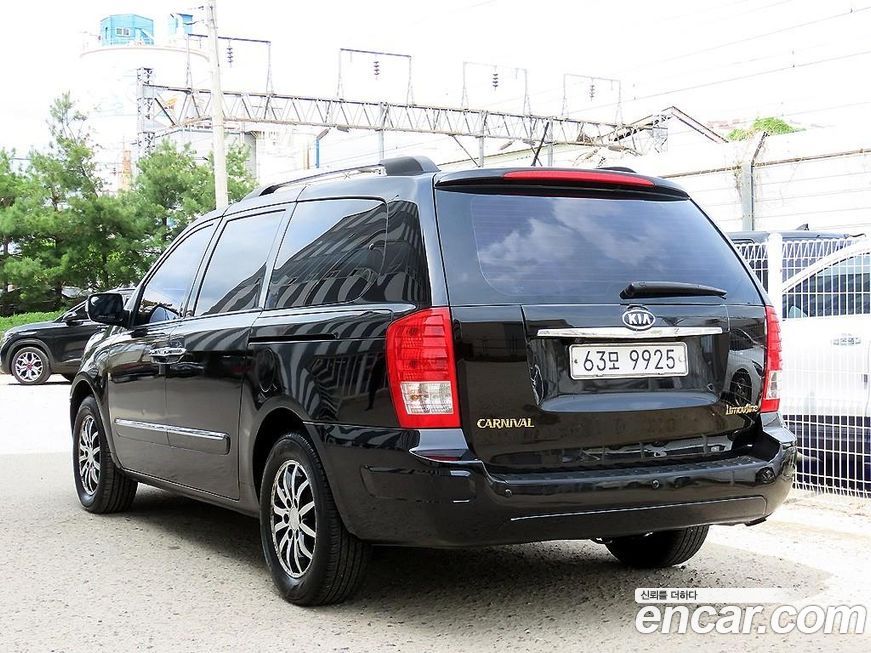 Kia Canival 2011