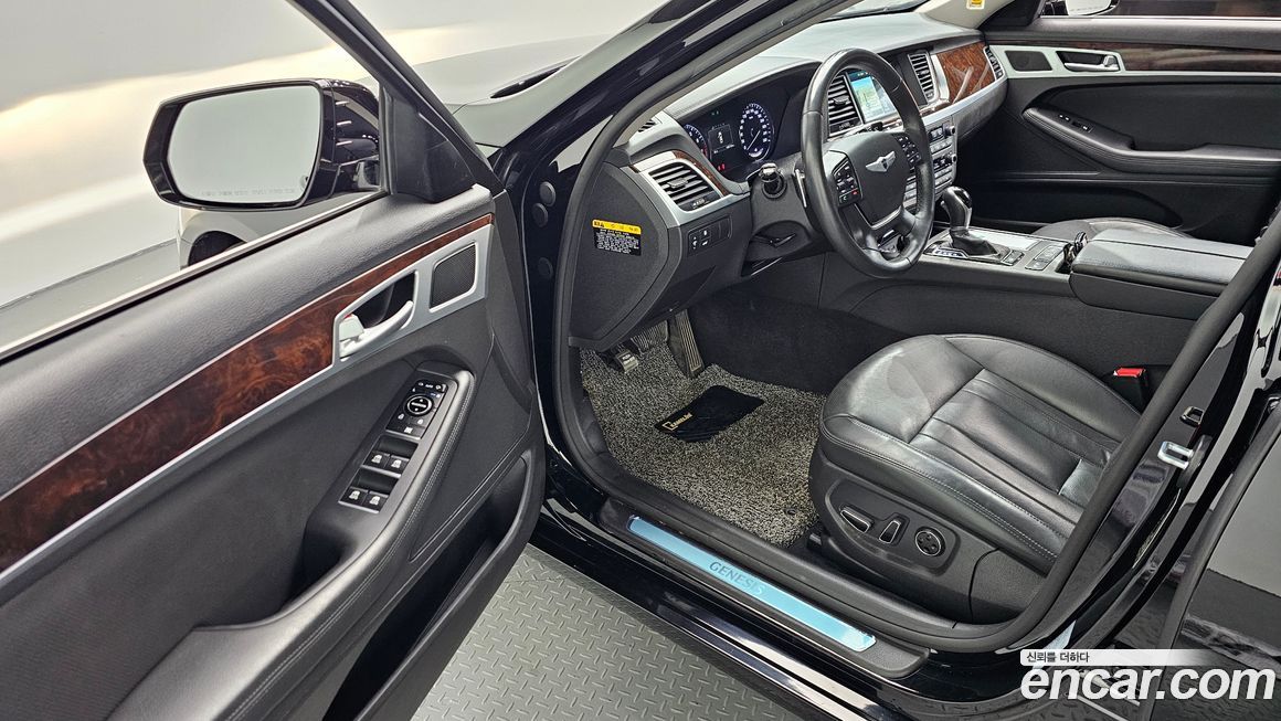 Hyundai Genesis 2015