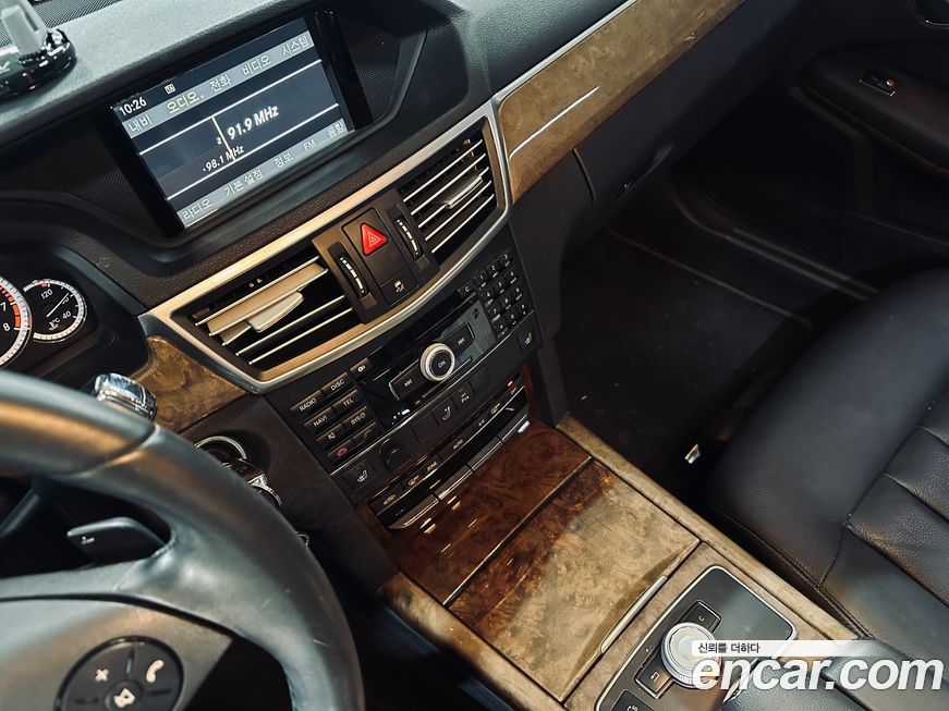 Mercedes-Benz E-Class 2010