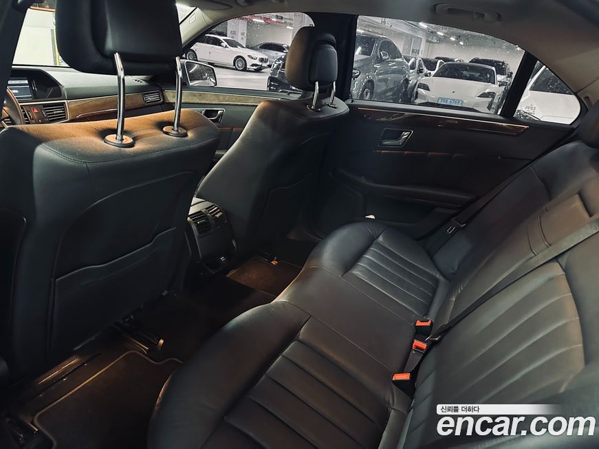 Mercedes-Benz E-Class 2010