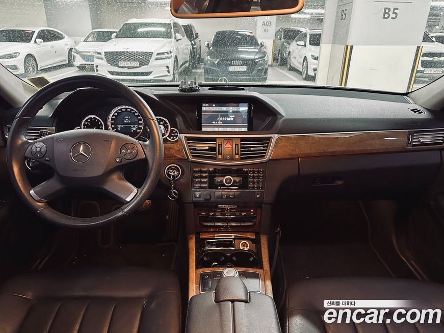 Mercedes-Benz E-Class 2010