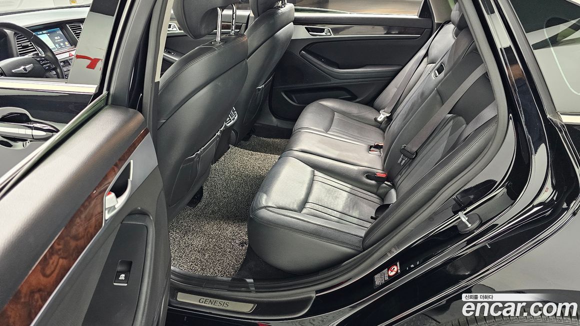 Hyundai Genesis 2015