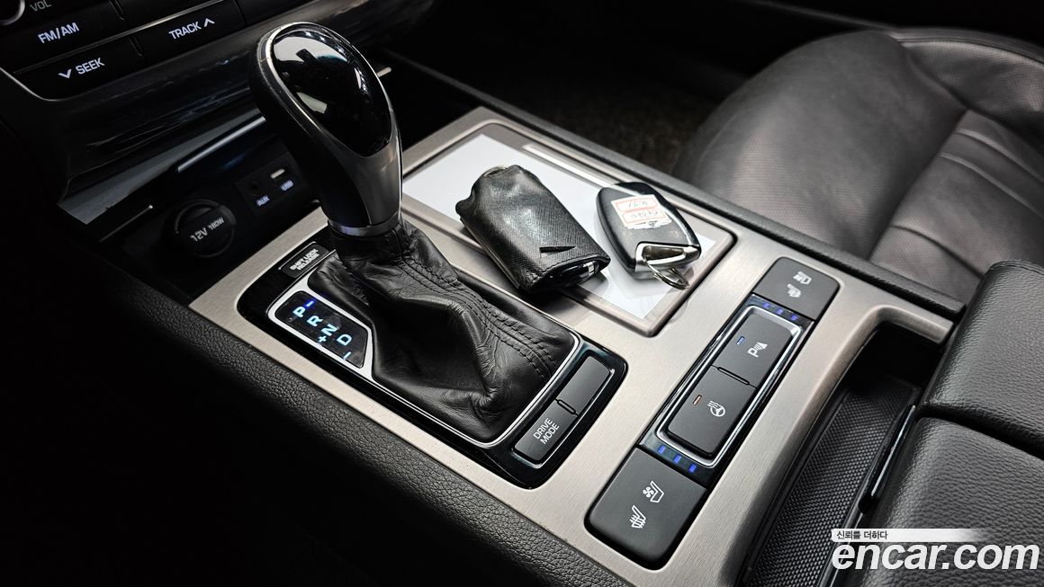 Hyundai Genesis 2015