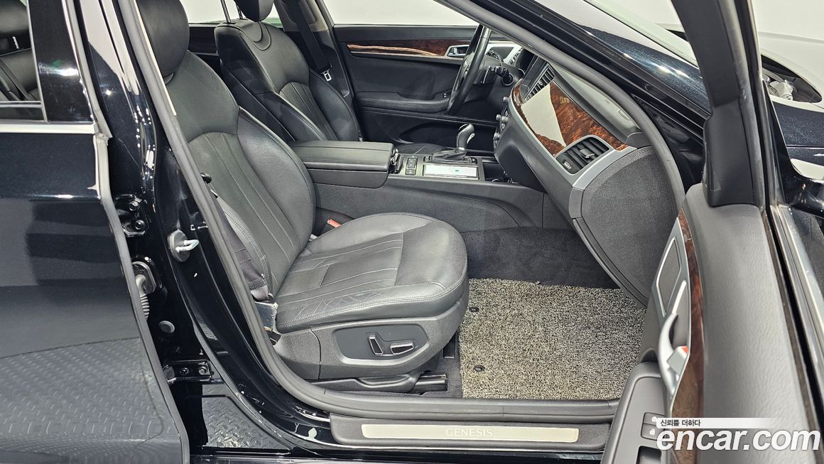 Hyundai Genesis 2015