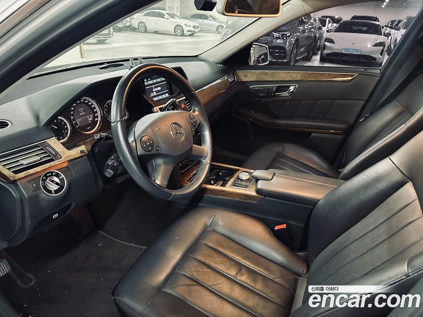 Mercedes-Benz E-Class 2010