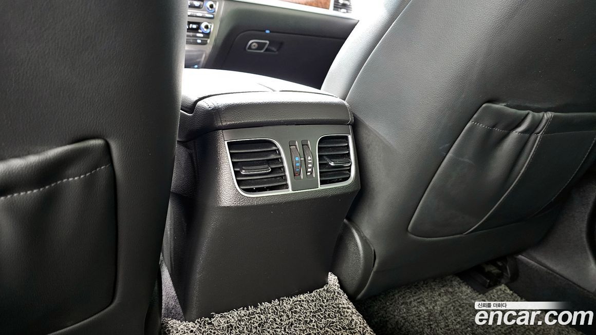 Hyundai Genesis 2015