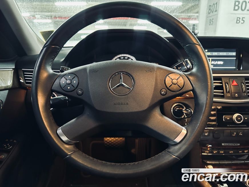 Mercedes-Benz E-Class 2010