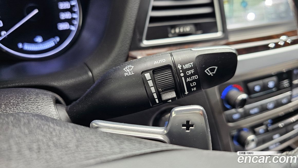 Hyundai Genesis 2015