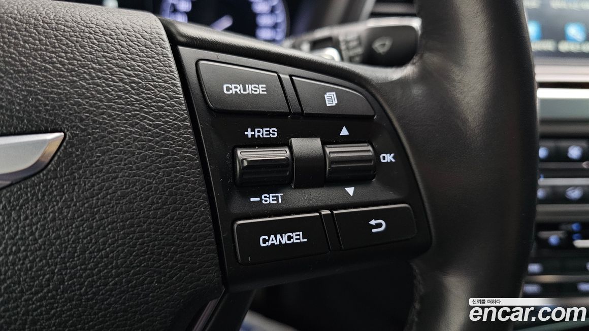 Hyundai Genesis 2015