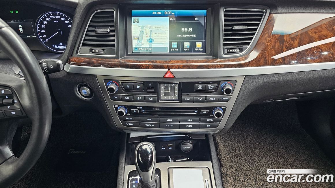 Hyundai Genesis 2015