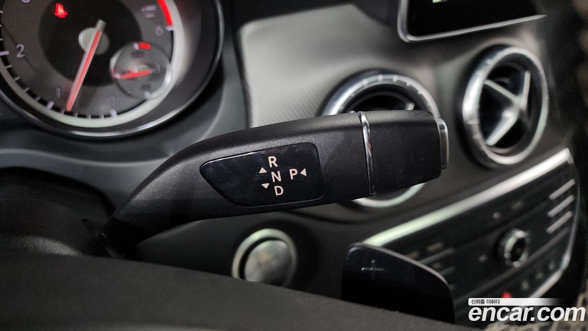 Mercedes-Benz CLA-Class 2015