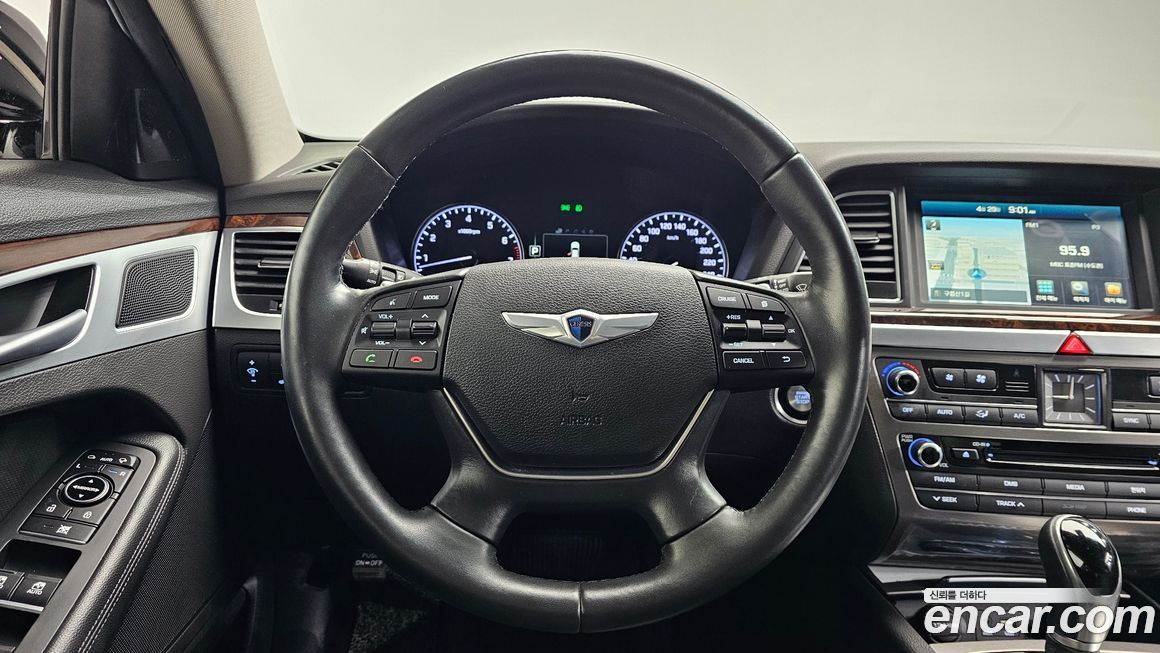 Hyundai Genesis 2015