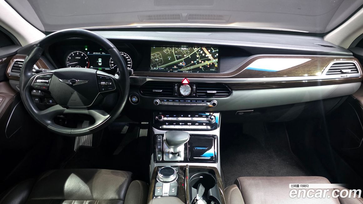 Genesis EQ900 2016