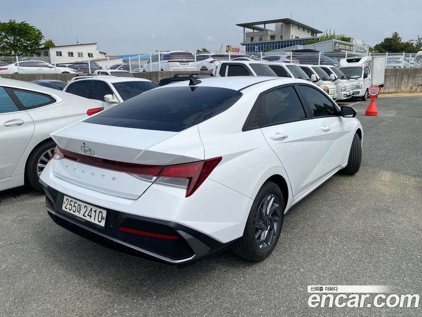 Hyundai AVANTE 2024