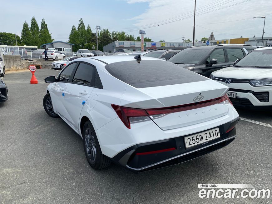 Hyundai AVANTE 2024
