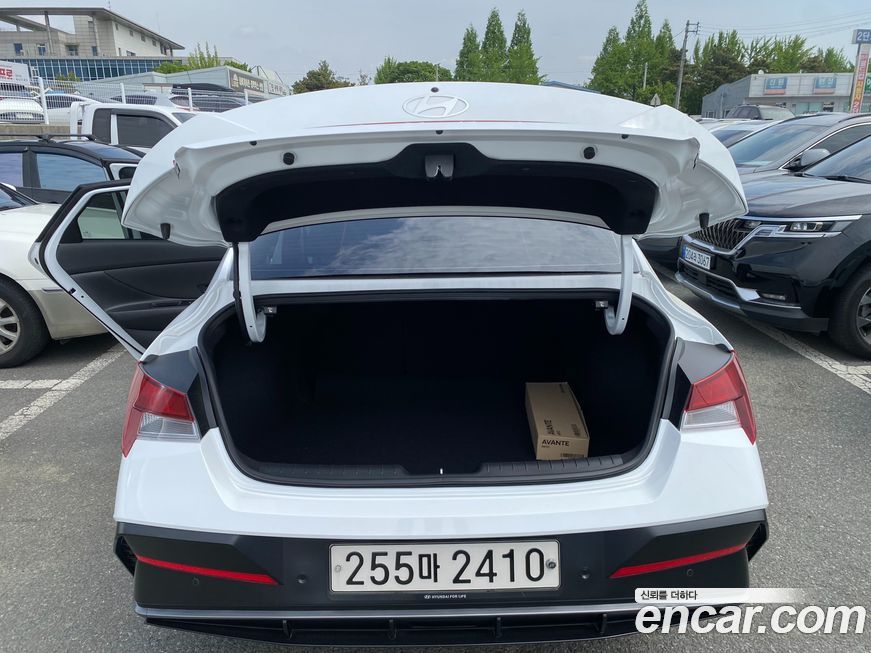 Hyundai AVANTE 2024