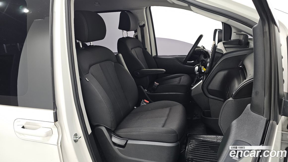 Hyundai Staria 2022