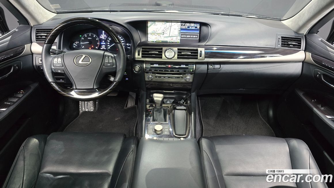 Lexus LS 2014