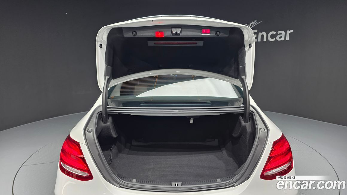 Mercedes-Benz E-Class 2018