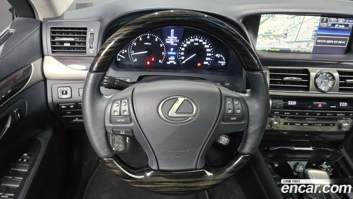 Lexus LS 2014