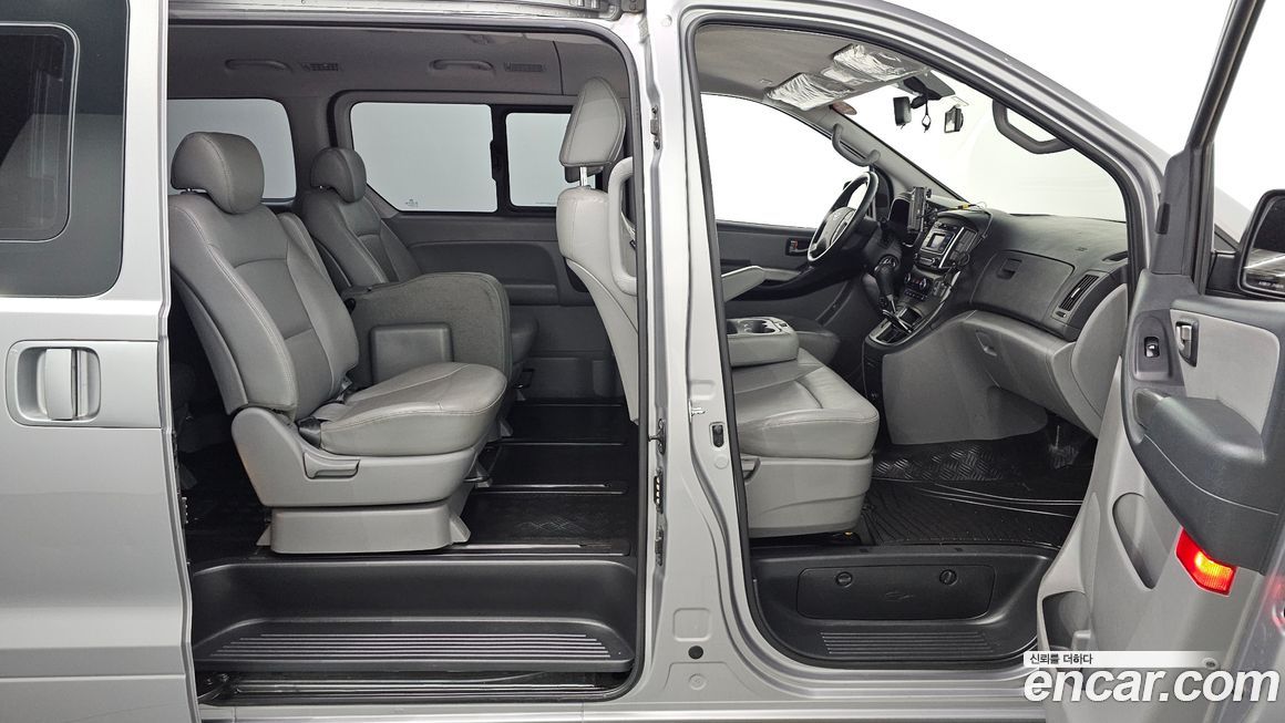 Hyundai Starex 2021