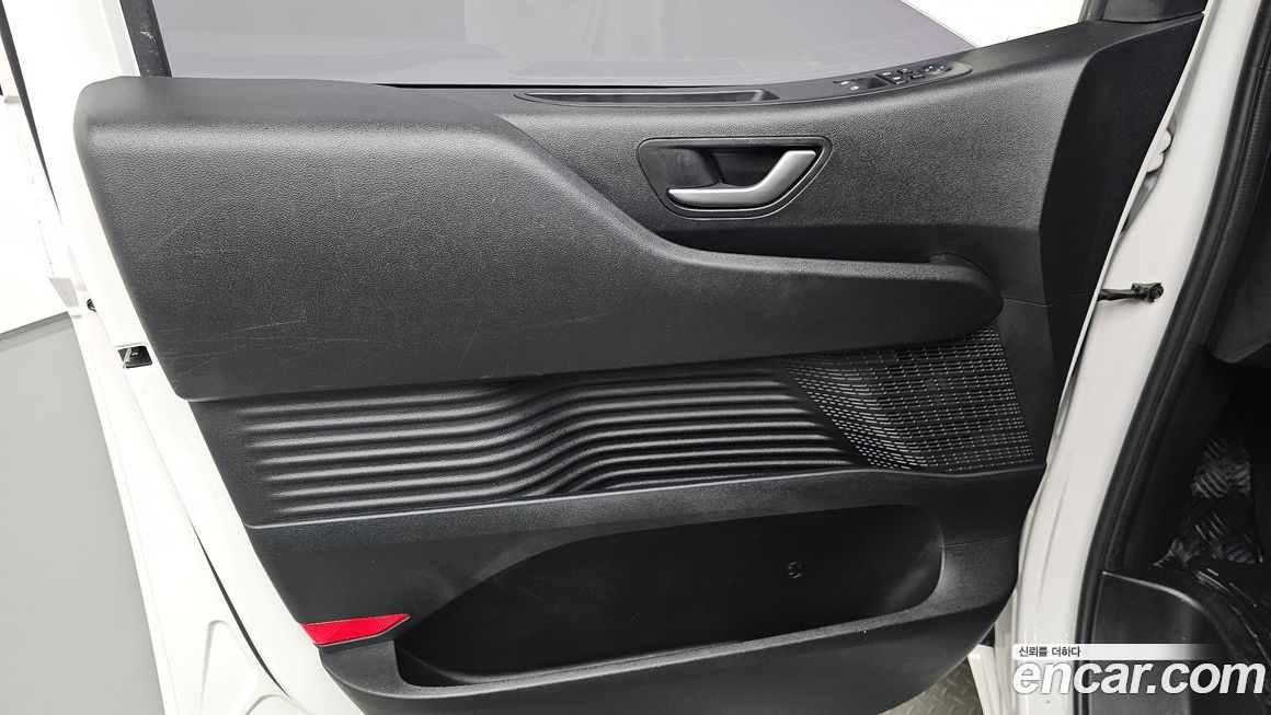 Hyundai Staria 2022