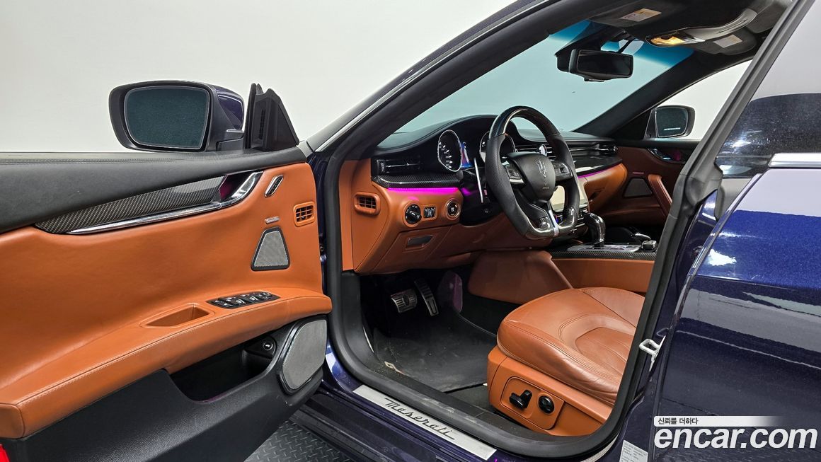 Maserati Quattroporte 2015