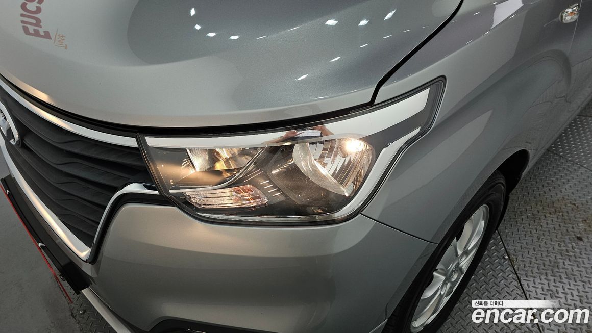 Hyundai Starex 2021