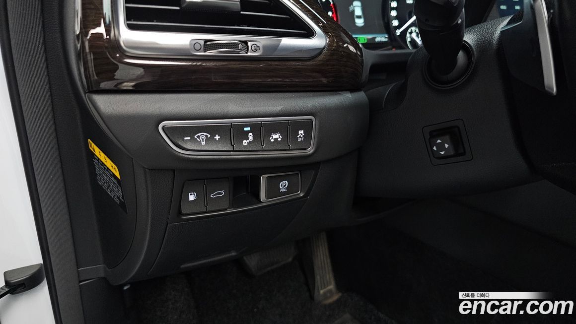 Genesis EQ900 2017