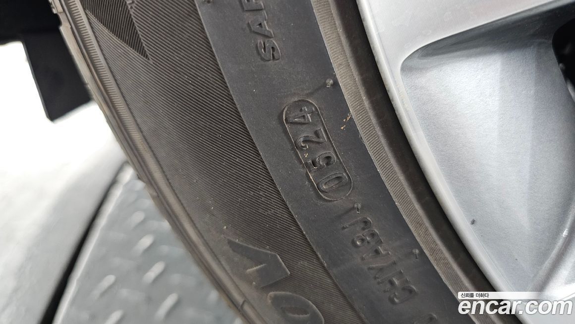 Genesis EQ900 2017
