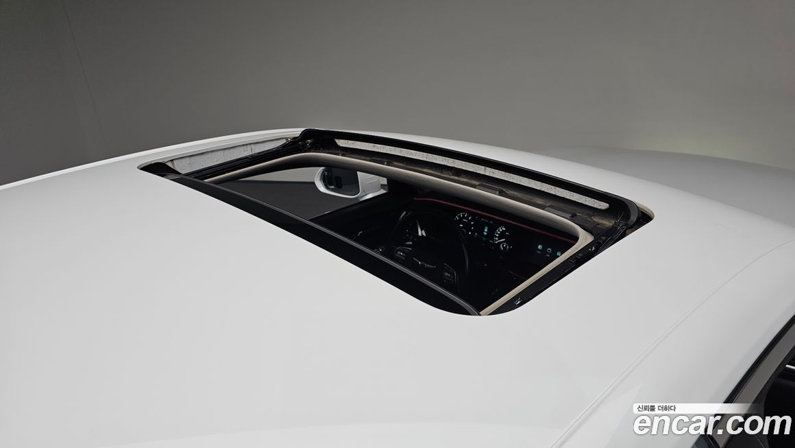 Genesis EQ900 2017