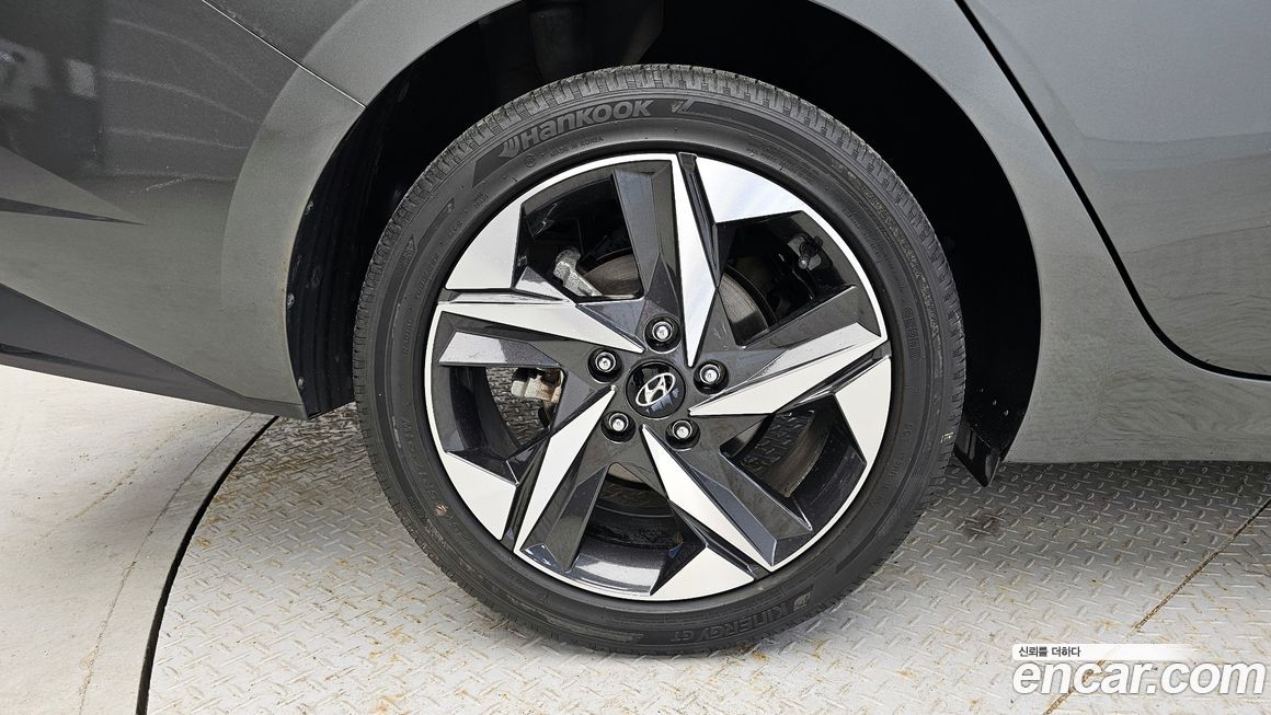 Hyundai AVANTE 2022