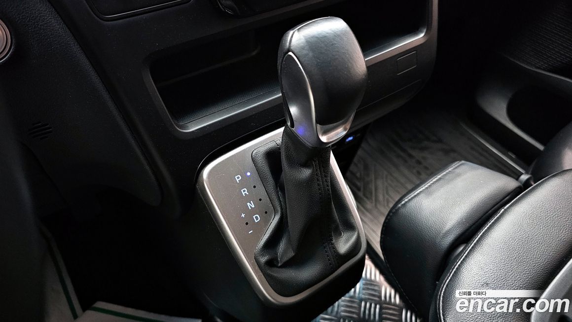 Hyundai Staria 2023