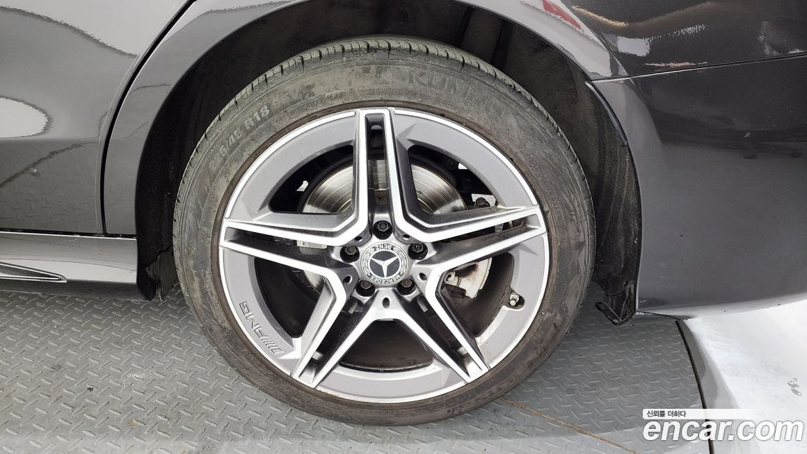 Mercedes-Benz C-Class 2021