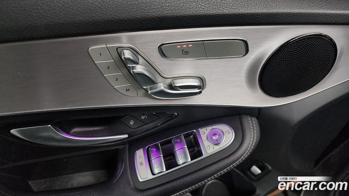 Mercedes-Benz C-Class 2021