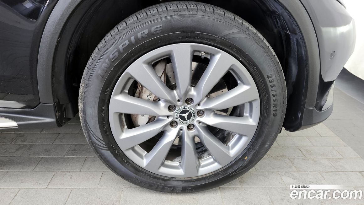 Mercedes-Benz GLC-Class 2019