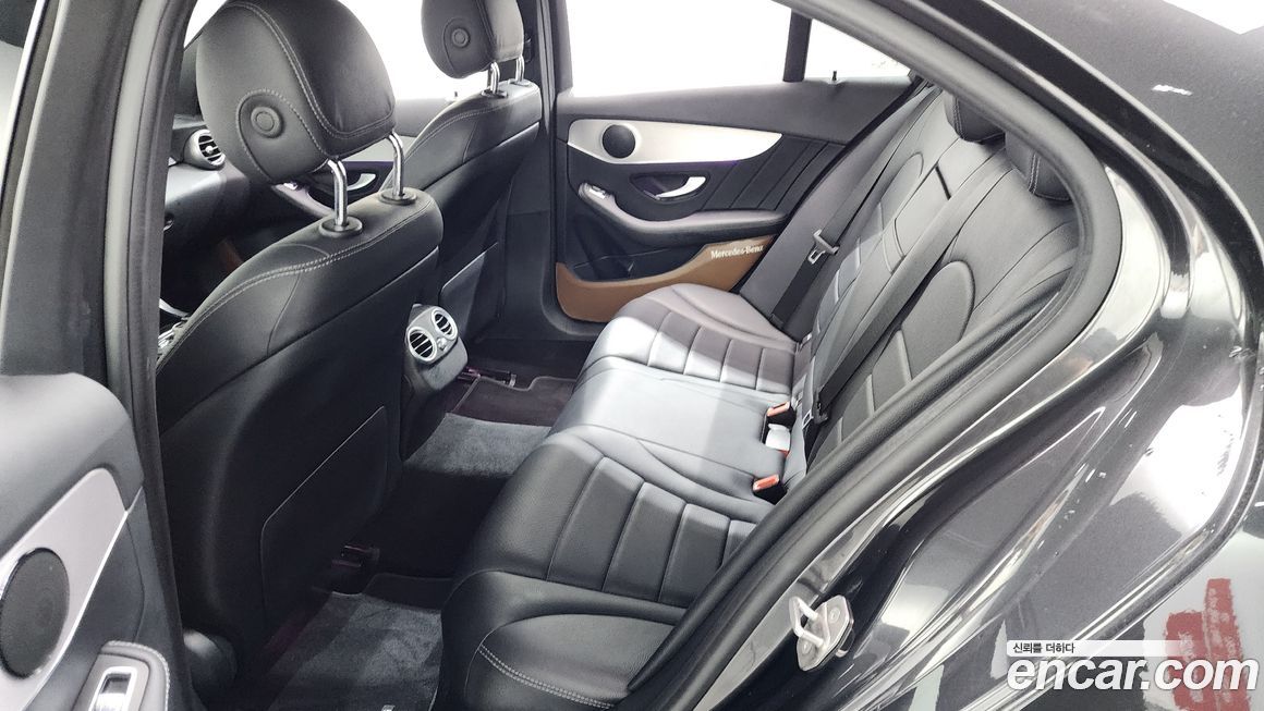 Mercedes-Benz C-Class 2021