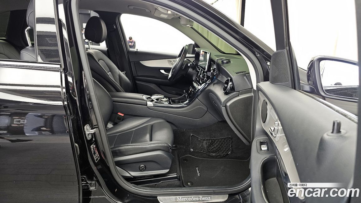 Mercedes-Benz GLC-Class 2019