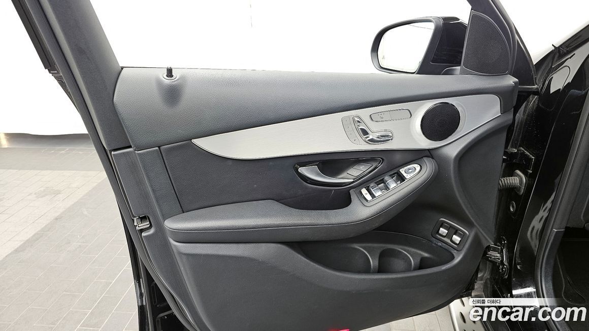 Mercedes-Benz GLC-Class 2019