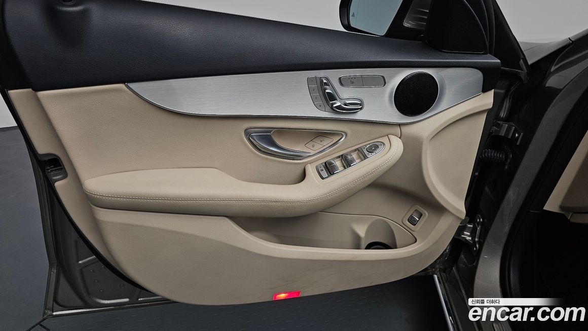Mercedes-Benz C-Class 2020