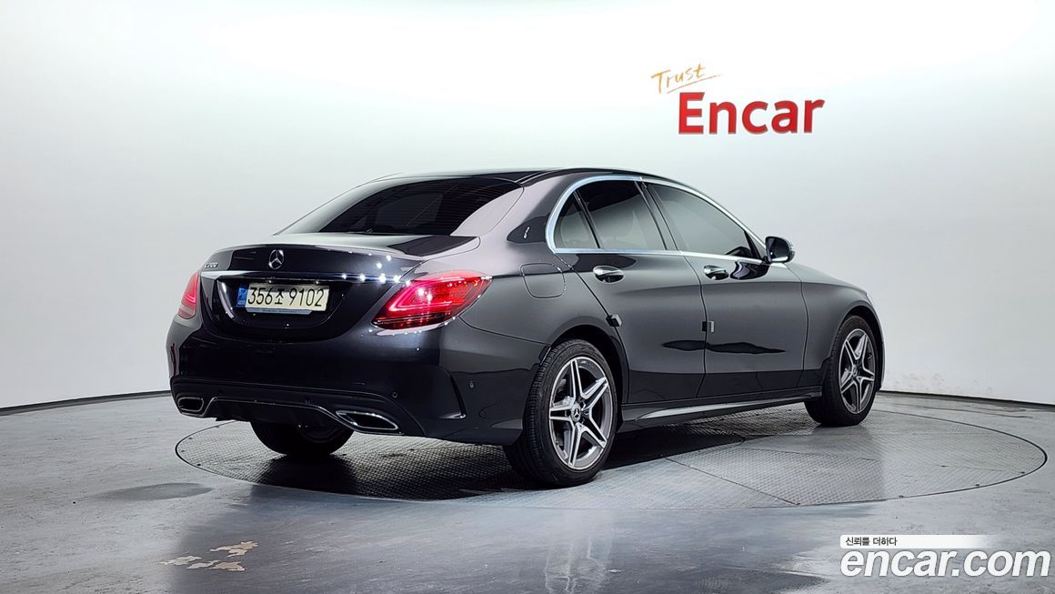 Mercedes-Benz C-Class 2021