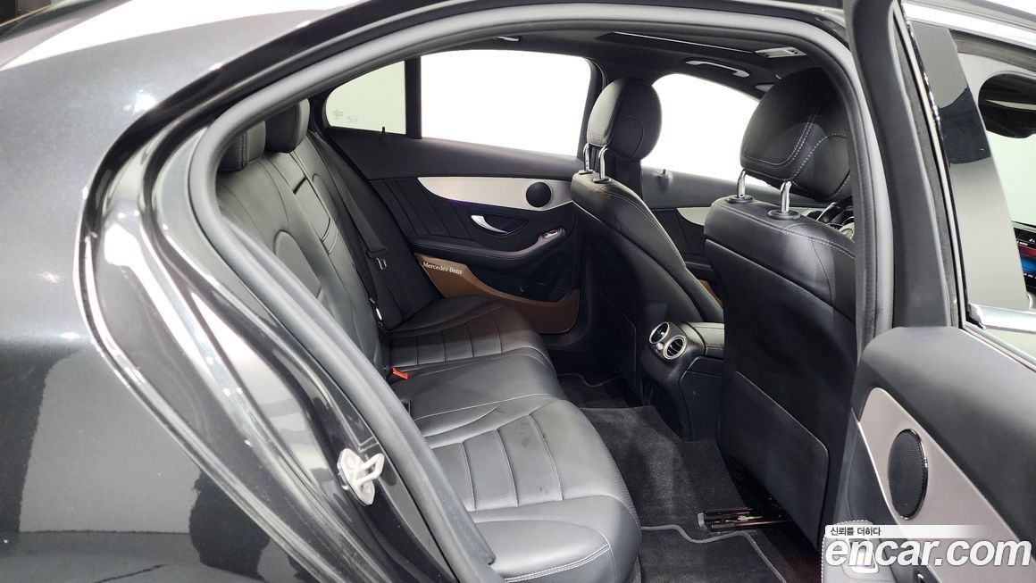 Mercedes-Benz C-Class 2021