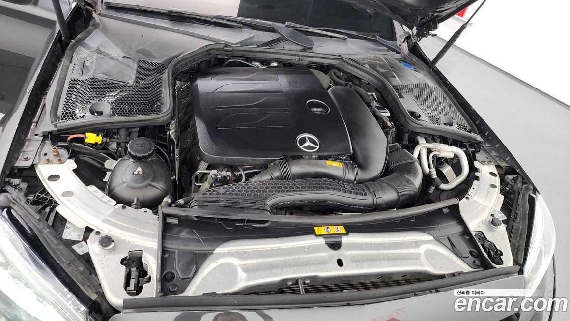 Mercedes-Benz C-Class 2021
