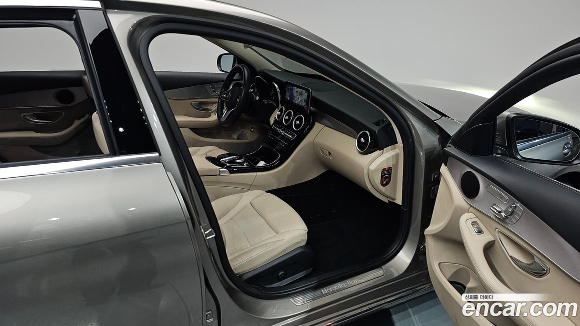 Mercedes-Benz C-Class 2020