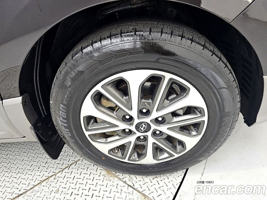 Hyundai Starex 2018