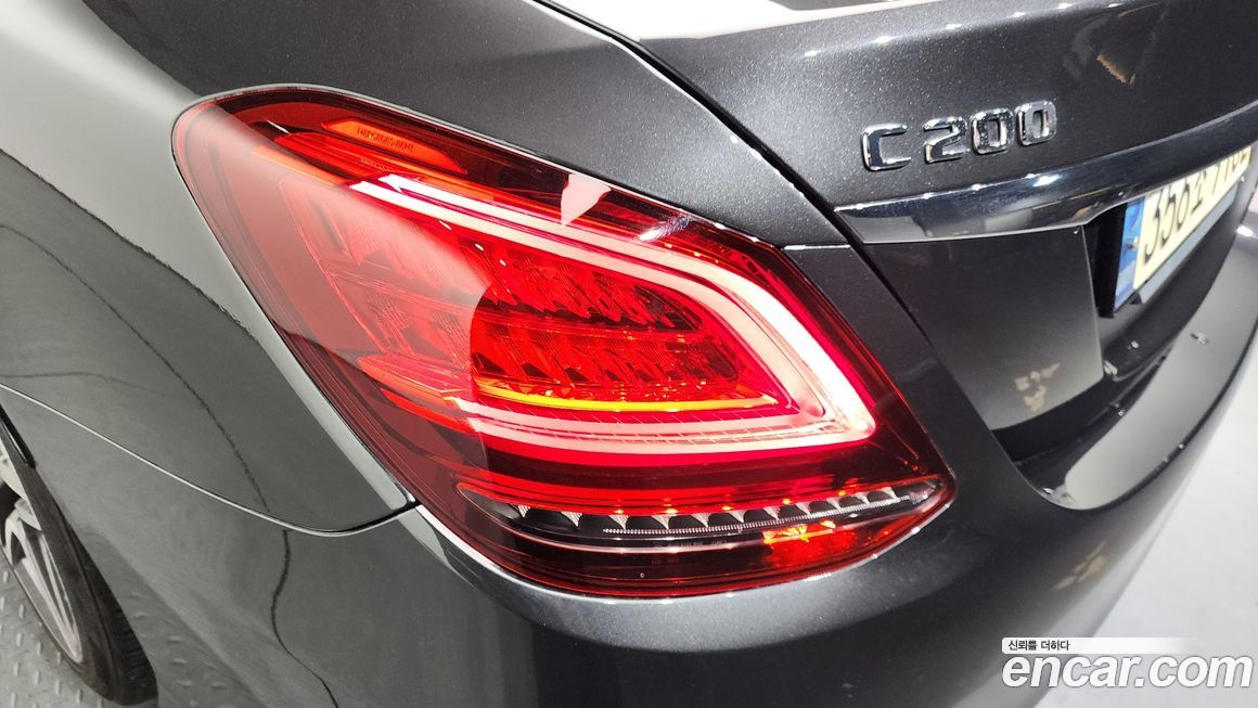 Mercedes-Benz C-Class 2021
