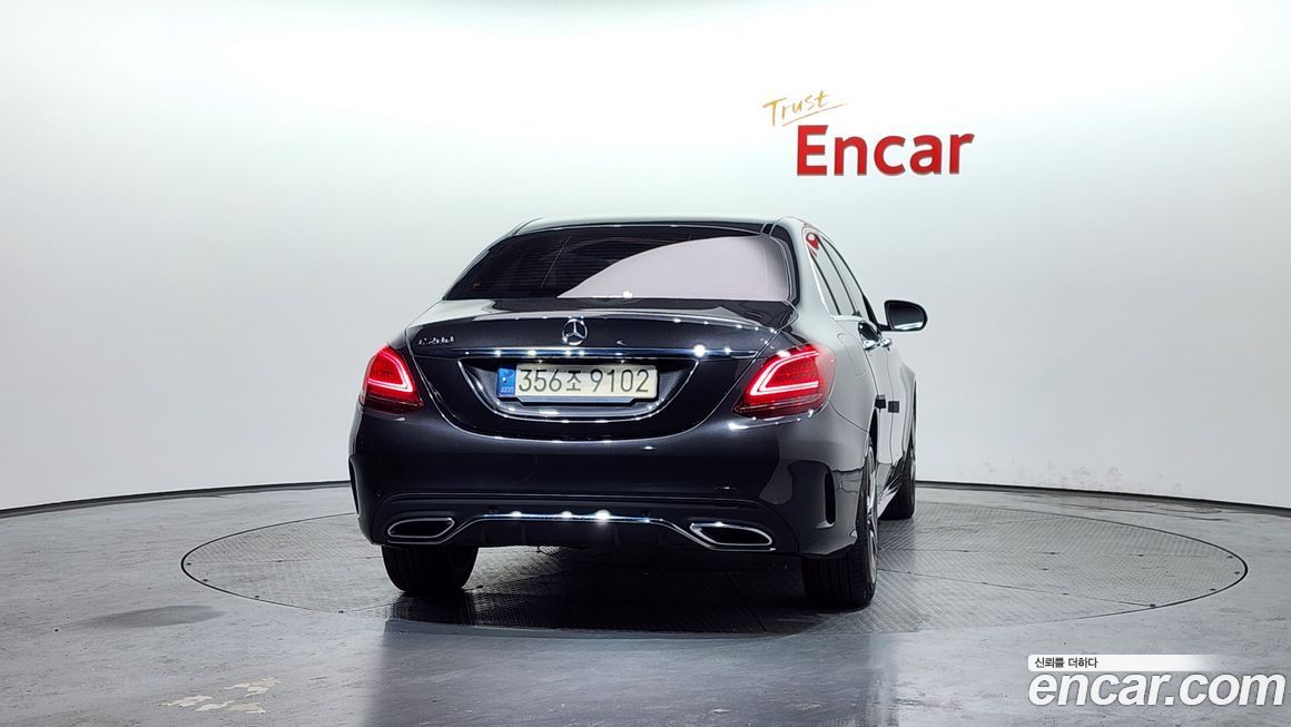 Mercedes-Benz C-Class 2021