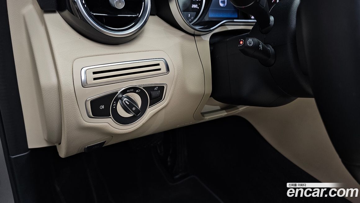 Mercedes-Benz C-Class 2020